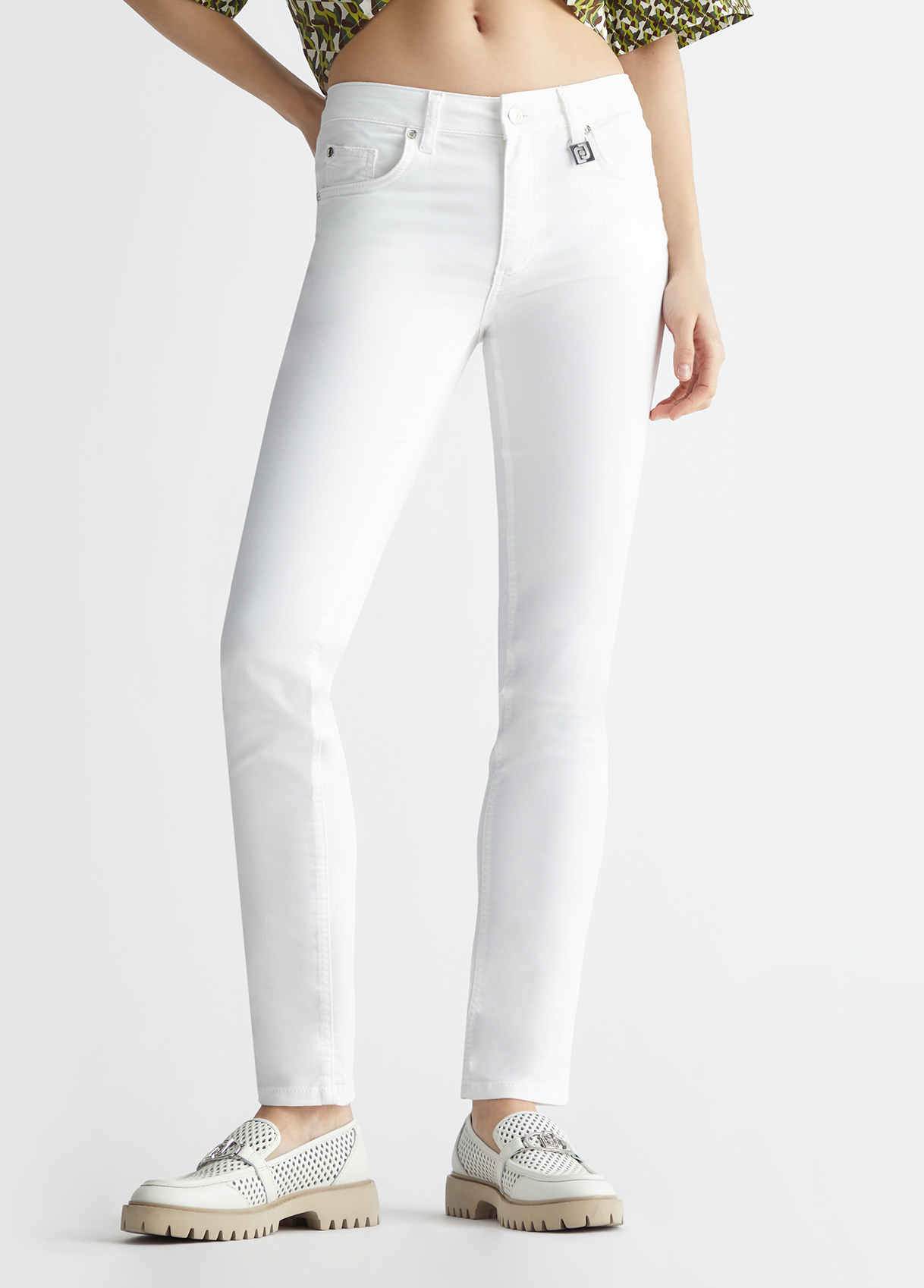 Liu jo Pantaloni slim fit con charm LJ ecosostenibile MA4382T714411111