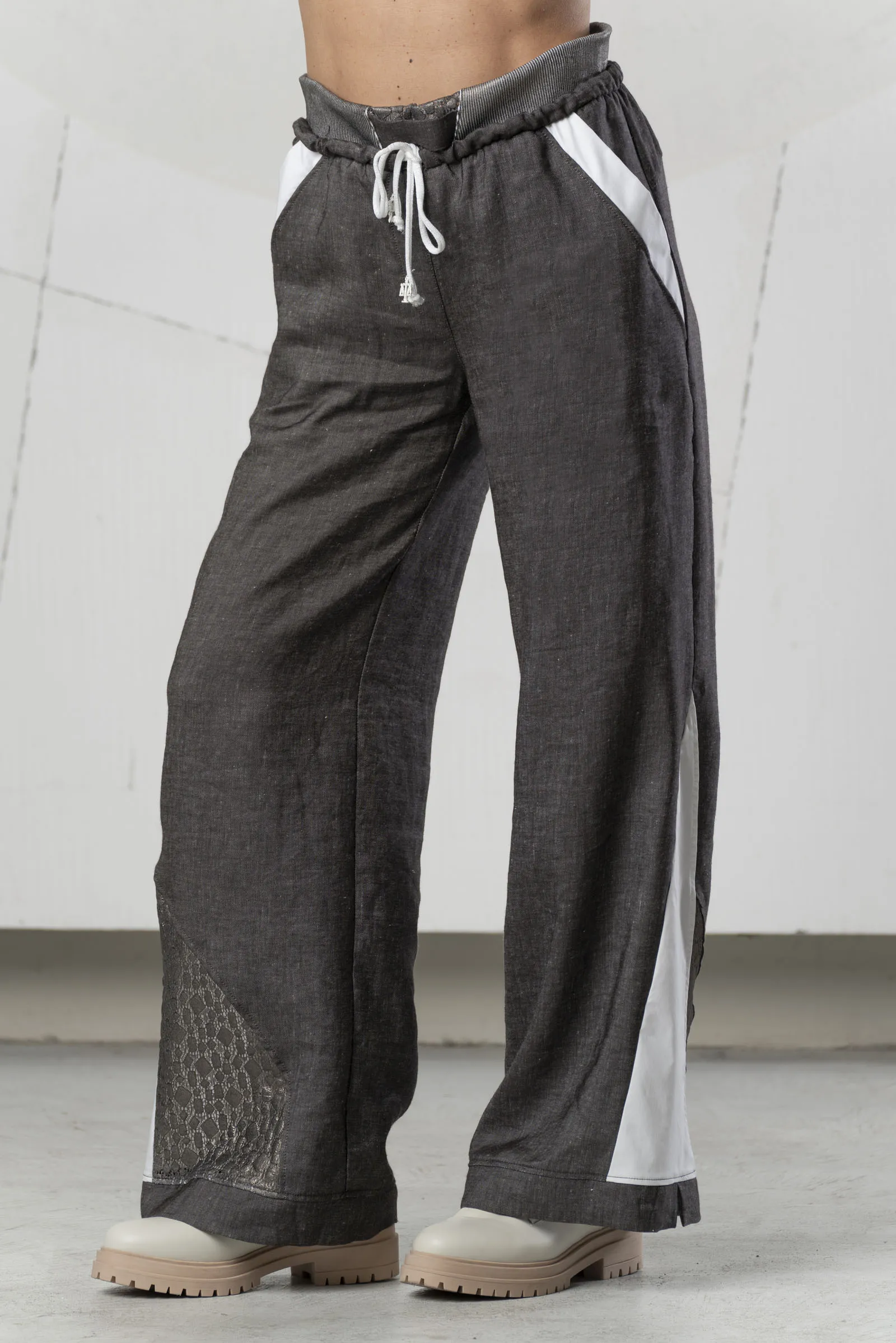 Elisa Cavaletti Pantaloni in lino laminato ELP266030703
